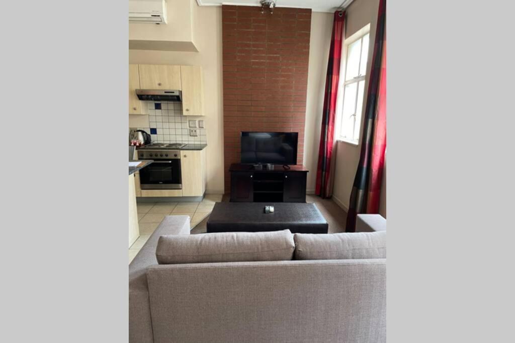 Cool & Easy Flat In The Heart Of Marshalltown Йоханнесбург Экстерьер фото